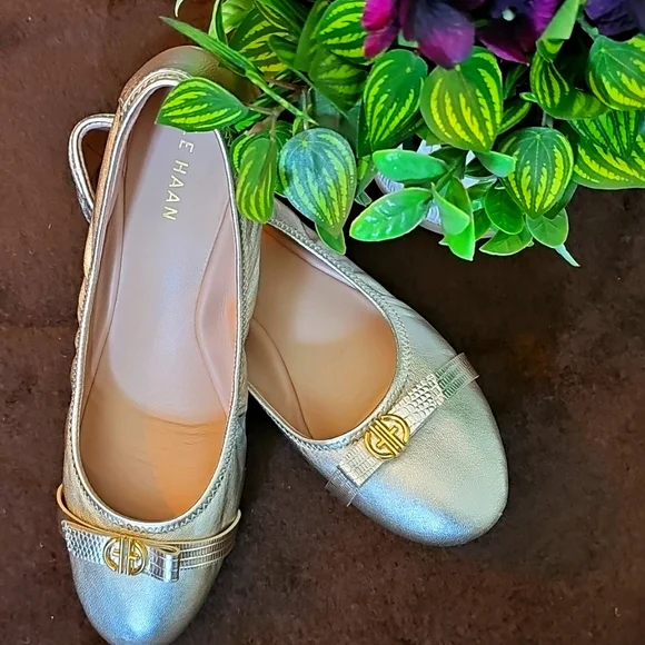 Cole Haan Women's Light Gold Flats - Picture 15 of 16